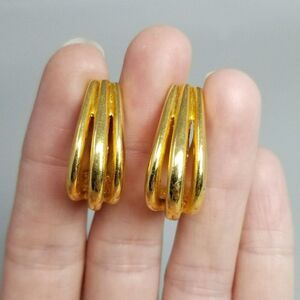 Vintage Gold Tone Clip On Half Hoop Earrings, Ribbed Design, Retro 80s 90s Style